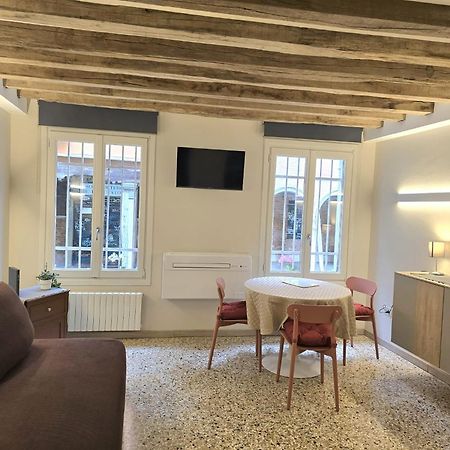 Cozy Studio With Canal View Venice Exterior photo