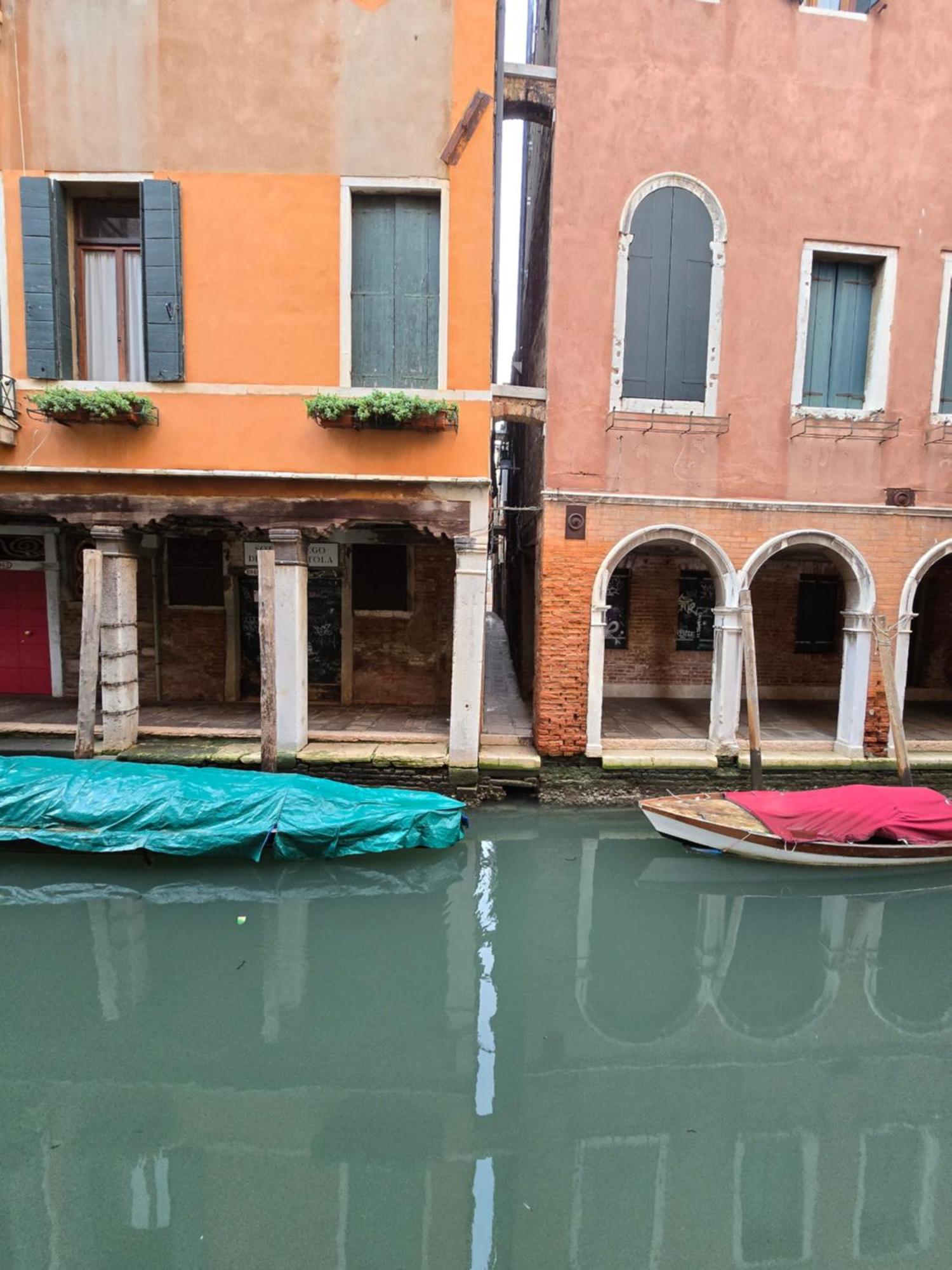 Cozy Studio With Canal View Venice Exterior photo