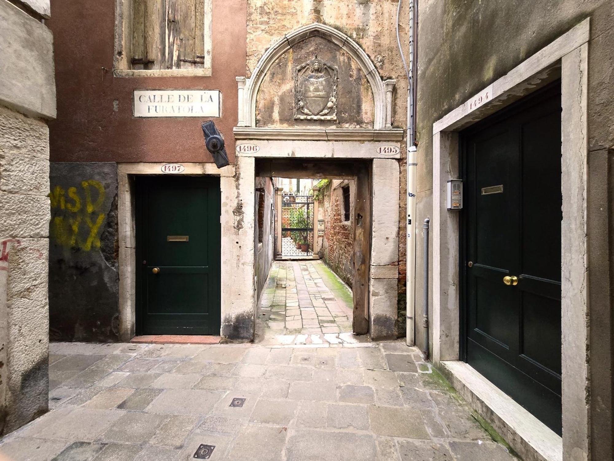 Cozy Studio With Canal View Venice Exterior photo